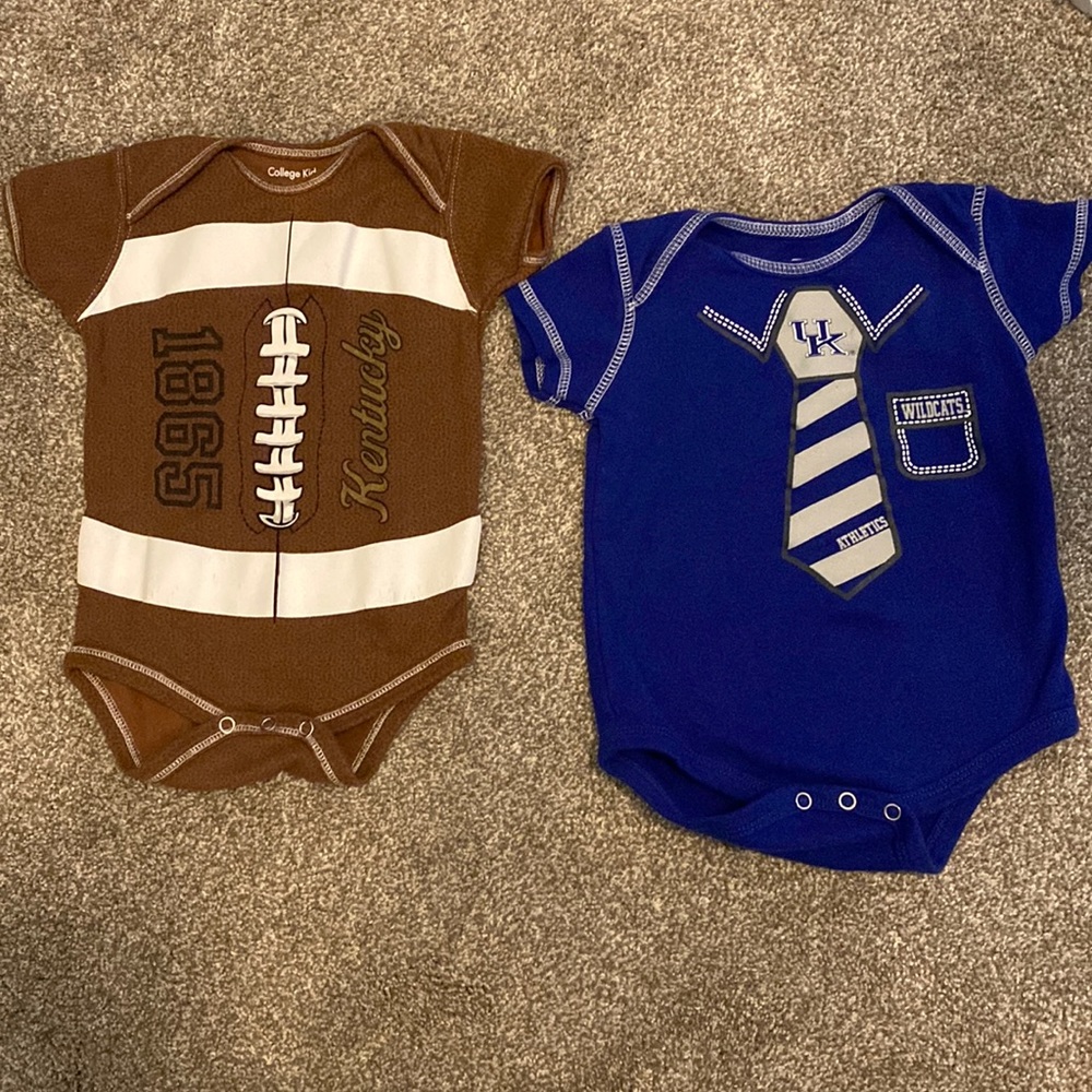 Set of 2 Baby 12 months 12m University of Kentucky Wildcats onesies football UK